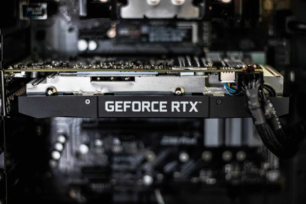 Quelle alimentation Corsair RMx convient le mieux pour une configuration PC avec deux NVIDIA RTX 3070 ?